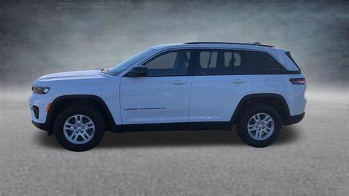 2023 Jeep Grand Cherokee Laredo 4x4