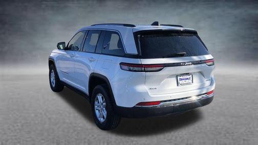 2023 Jeep Grand Cherokee Laredo 4x4