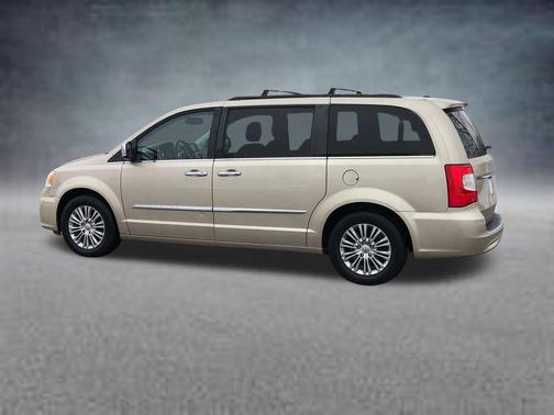 2016 Chrysler Town & Country Touring-L