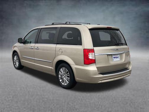 2016 Chrysler Town & Country Touring-L