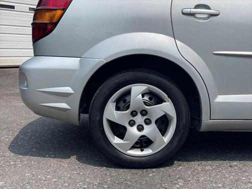 2005 Pontiac Vibe Base