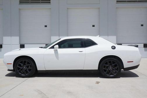 White Knuckle Clearcoat 2022 Dodge Challenger SXT