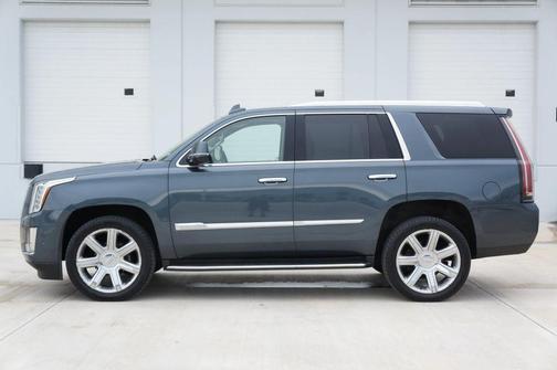 Shadow Metallic 2019 Cadillac Escalade Luxury