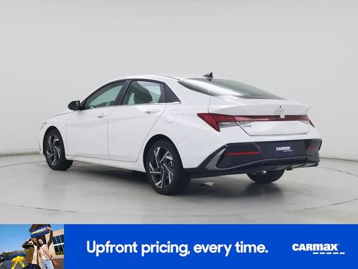 White 2025 Hyundai ELANTRA SEL Convenience