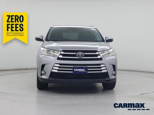 Silver 2019 Toyota Highlander XLE