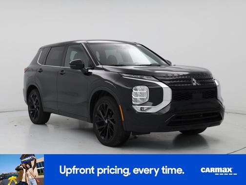 Black 2024 Mitsubishi Outlander SE Black Edition