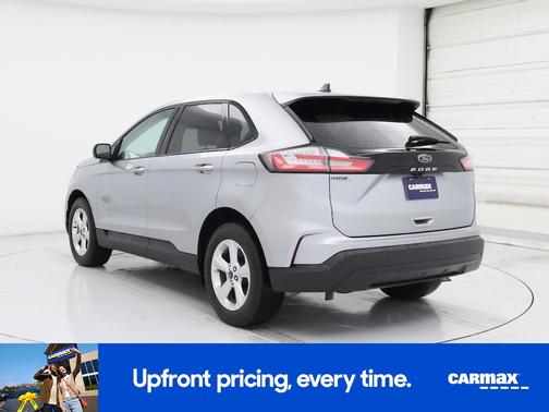 Silver 2022 Ford Edge SE