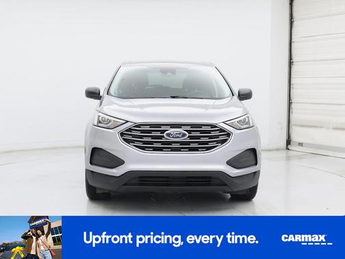 Silver 2022 Ford Edge SE
