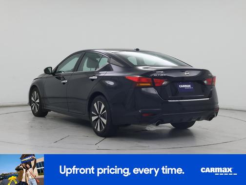 Black 2021 Nissan Altima SV