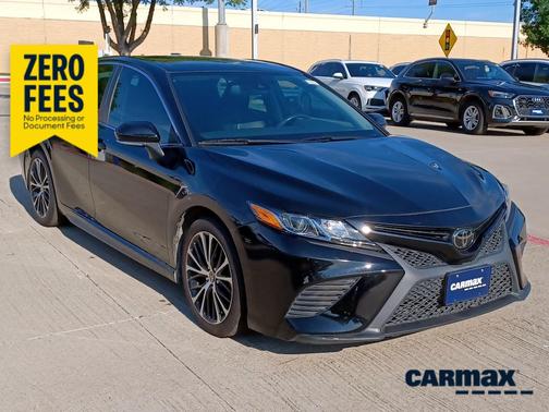 Black 2020 Toyota Camry SE