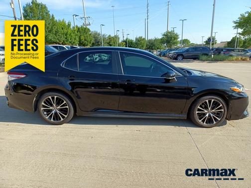 Black 2020 Toyota Camry SE