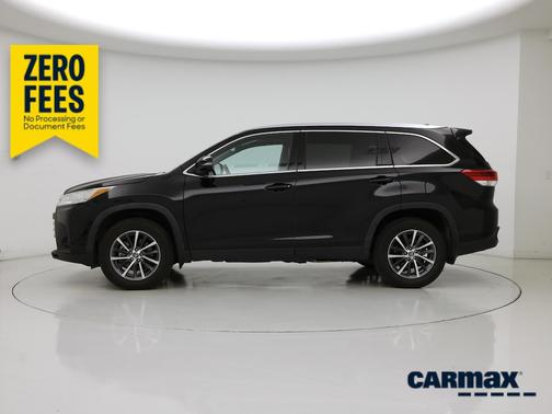 Black 2019 Toyota Highlander XLE