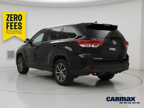 Black 2019 Toyota Highlander XLE