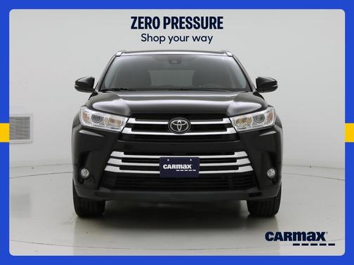 Black 2019 Toyota Highlander XLE