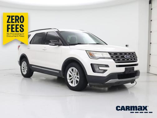 White 2017 Ford Explorer XLT