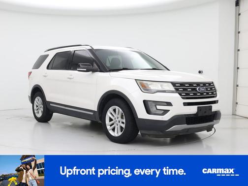 White 2017 Ford Explorer XLT