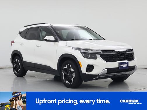 White 2025 Kia Seltos S
