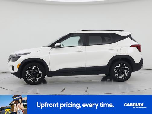 White 2025 Kia Seltos S