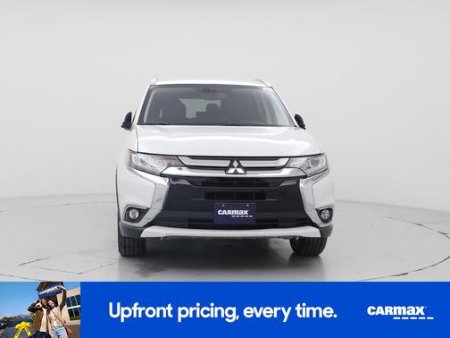 White 2018 Mitsubishi Outlander SEL