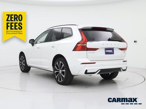 White 2023 Volvo XC60 B5 Ultimate Dark Theme