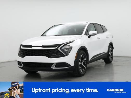 White 2023 Kia Sportage EX