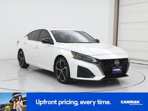 White 2024 Nissan Altima SR