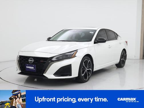 White 2024 Nissan Altima SR