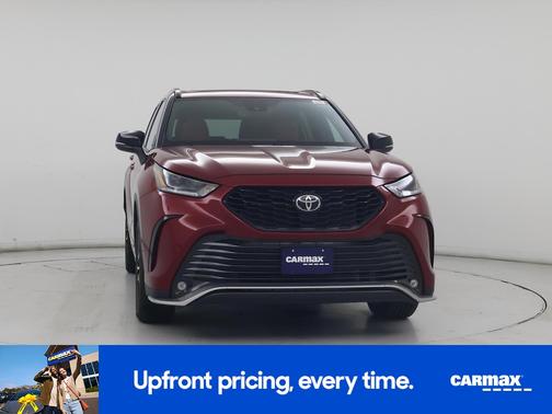 Burgundy 2022 Toyota Highlander XSE