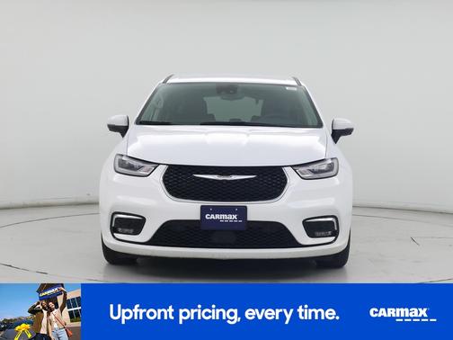 White 2023 Chrysler Pacifica Touring L