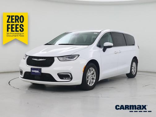 White 2023 Chrysler Pacifica Touring L