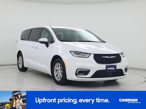 White 2023 Chrysler Pacifica Touring L