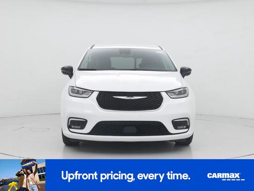 White 2024 Chrysler Pacifica Touring L