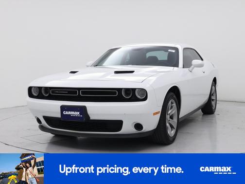 White 2016 Dodge Challenger SXT