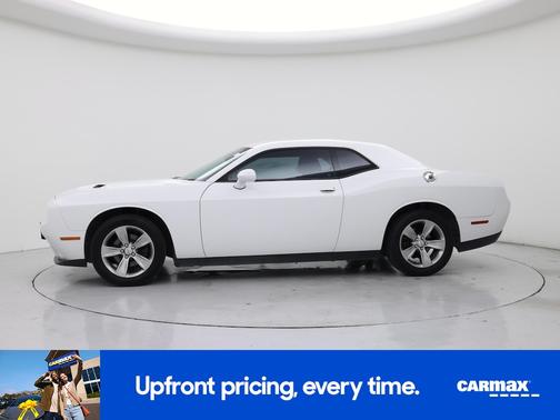 White 2016 Dodge Challenger SXT