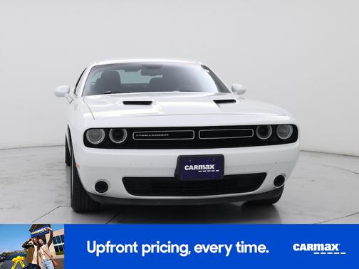 White 2016 Dodge Challenger SXT
