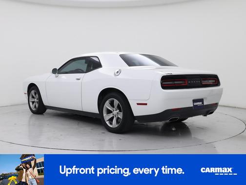 White 2016 Dodge Challenger SXT