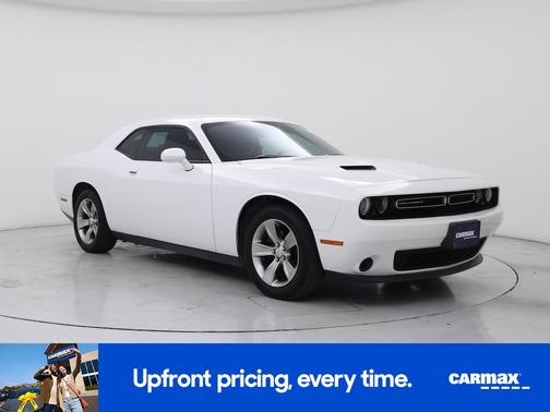White 2016 Dodge Challenger SXT