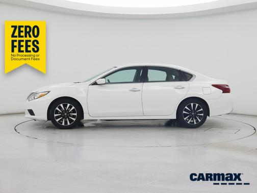 White 2018 Nissan Altima SV