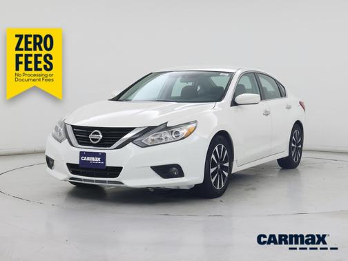 White 2018 Nissan Altima SV