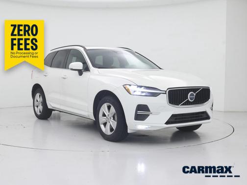 White 2022 Volvo XC60 B5 Momentum