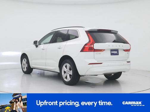 White 2022 Volvo XC60 B5 Momentum