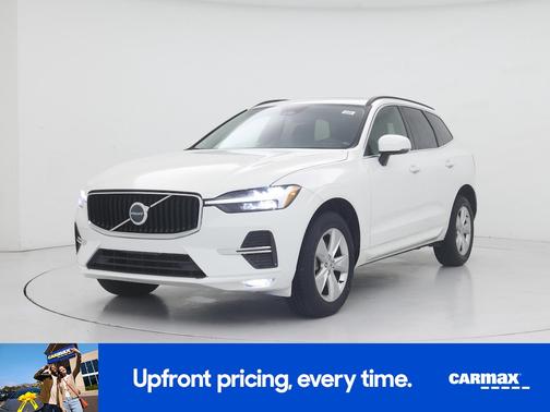 White 2022 Volvo XC60 B5 Momentum