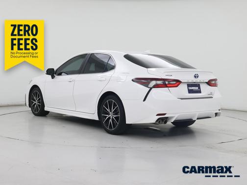 White 2023 Toyota Camry Hybrid SE