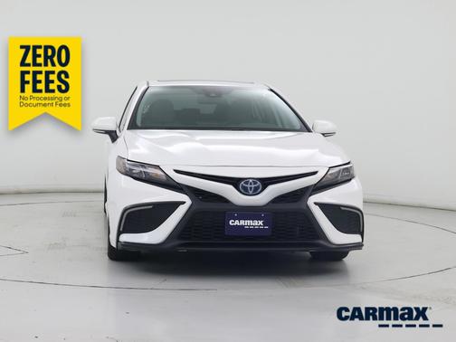White 2023 Toyota Camry Hybrid SE