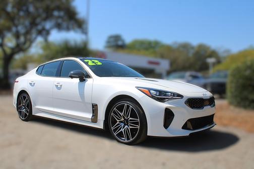 Snow White Pearl 2023 Kia Stinger GT2