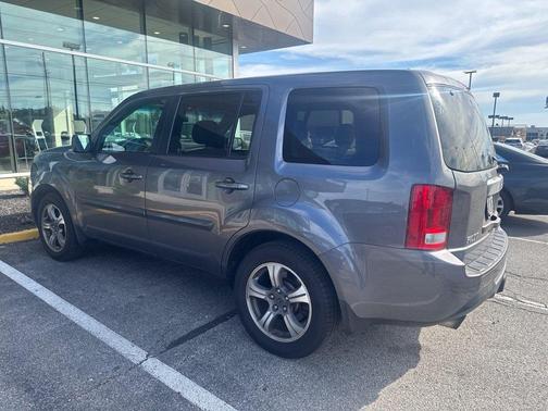 Modern Steel Metallic 2015 Honda Pilot SE