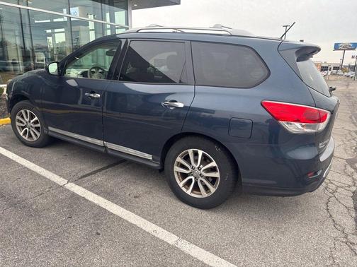 Arctic Blue Metallic 2013 Nissan Pathfinder SL