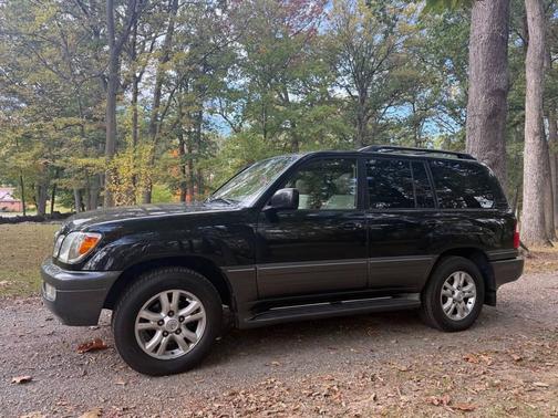 2004 Lexus LX 470 Base