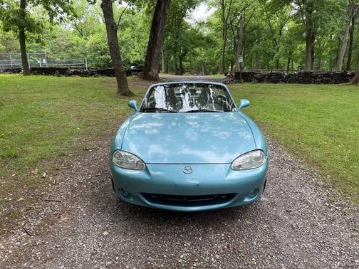 Crystal Blue Metallic 2001 Mazda MX-5 Miata LS 2dr Roadster