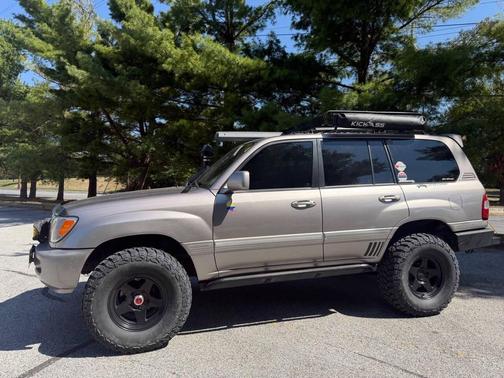 2004 Toyota Land Cruiser Base